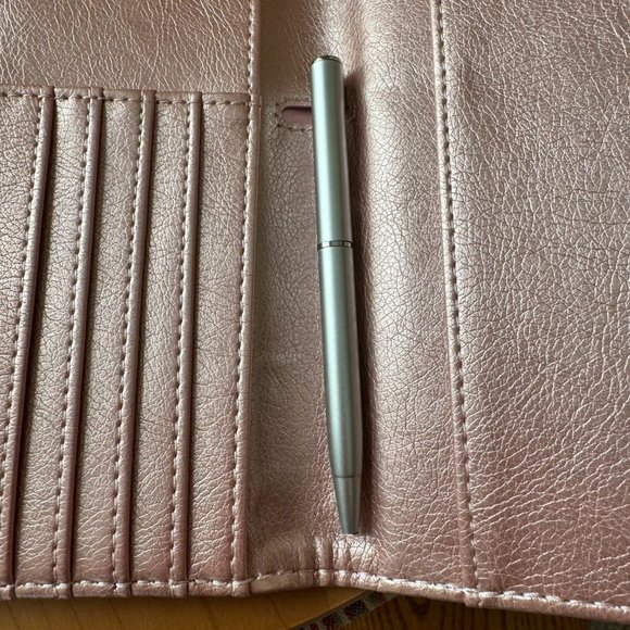 New US Passport Cover - Pink - Picture 5 of 6